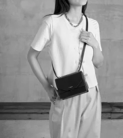 Mini sac bandoulière Naya en cuir liégé - ACAJOU 1