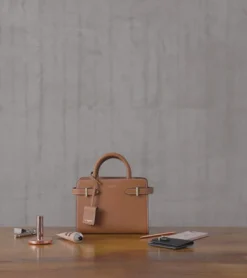 Petit sac à main Emilie en cuir signature T - Black