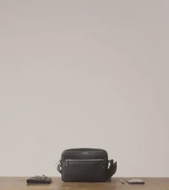 Petit sac bandoulière Emile en cuir signature T - Black