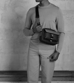 Petit sac bandoulière Maurice en feutre de laine et cuir lisse - CREPUSCULE-NOIR