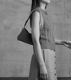 Petit sac bandoulière Sans Couture en cuir lisse - Black