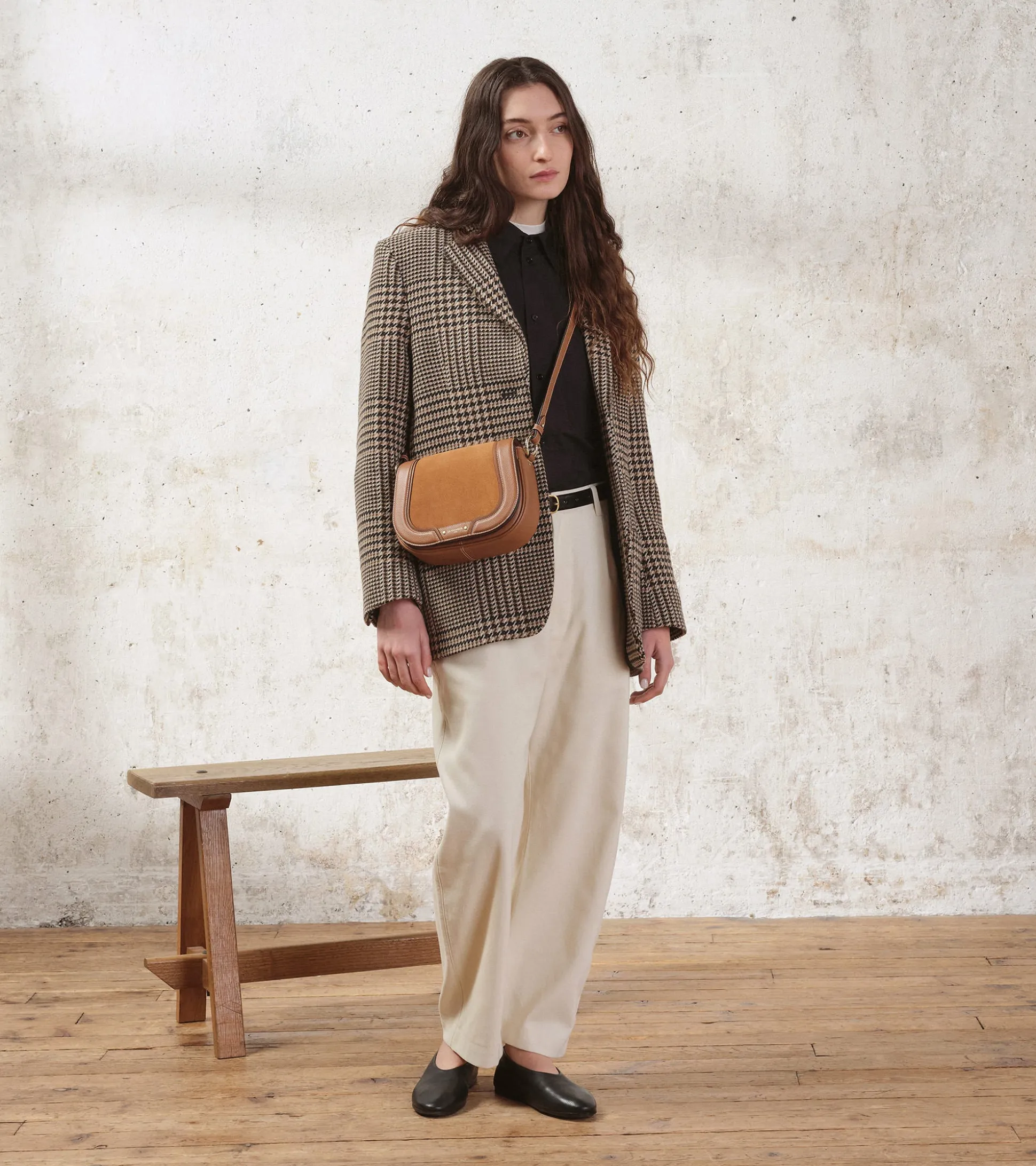 Sac bandoulière moyen modèle Ella en cuir grainé et nubuck - Brown Tan