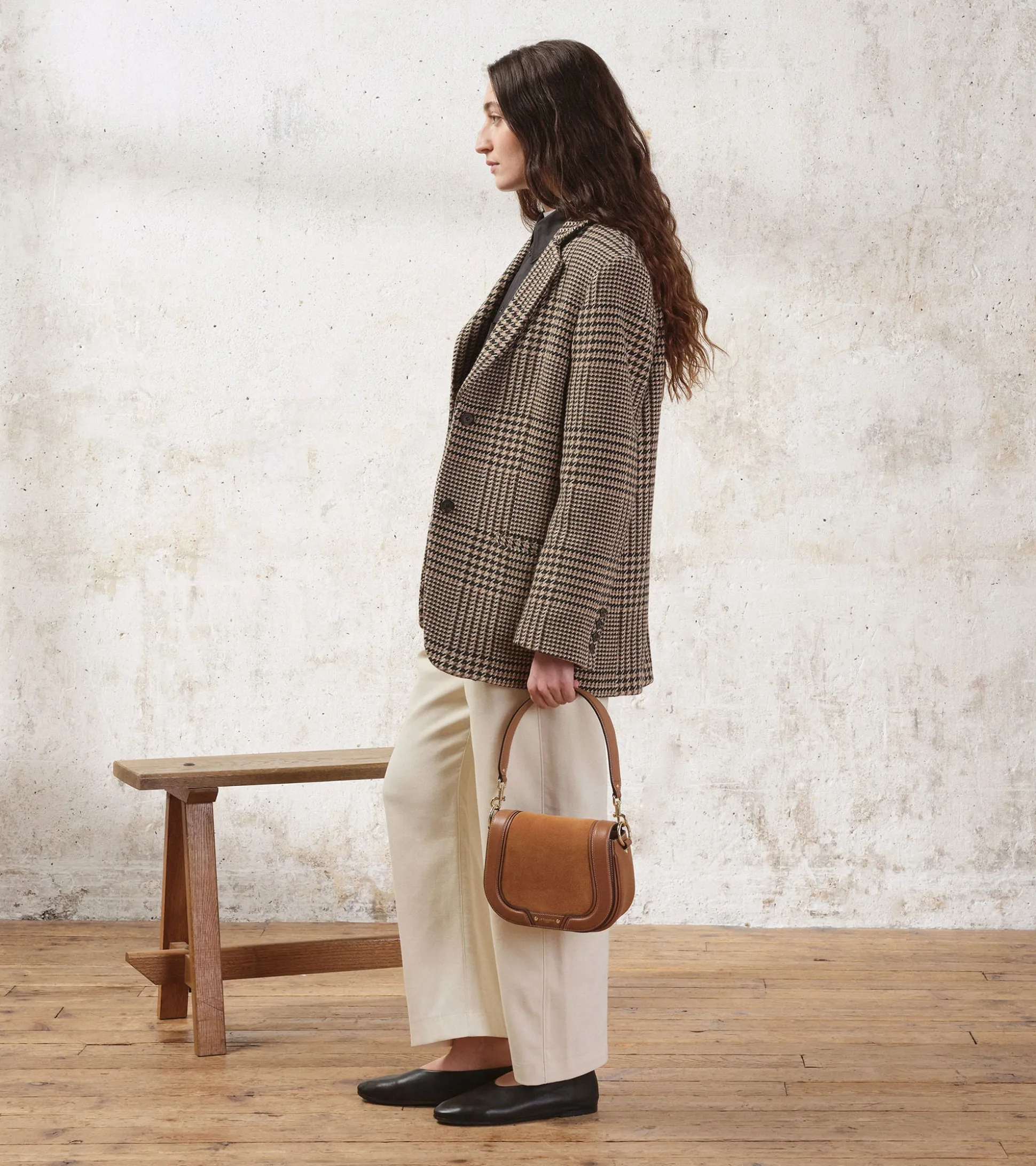 Sac bandoulière moyen modèle Ella en cuir grainé et nubuck - Brown Tan