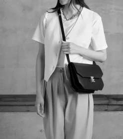 Sac bandoulière moyen modèle Rose en cuir lisse - BLEU ARGILE