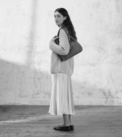 Sac porté épaule moyen modèle Juliette en cuir grainé - Twilight Blue