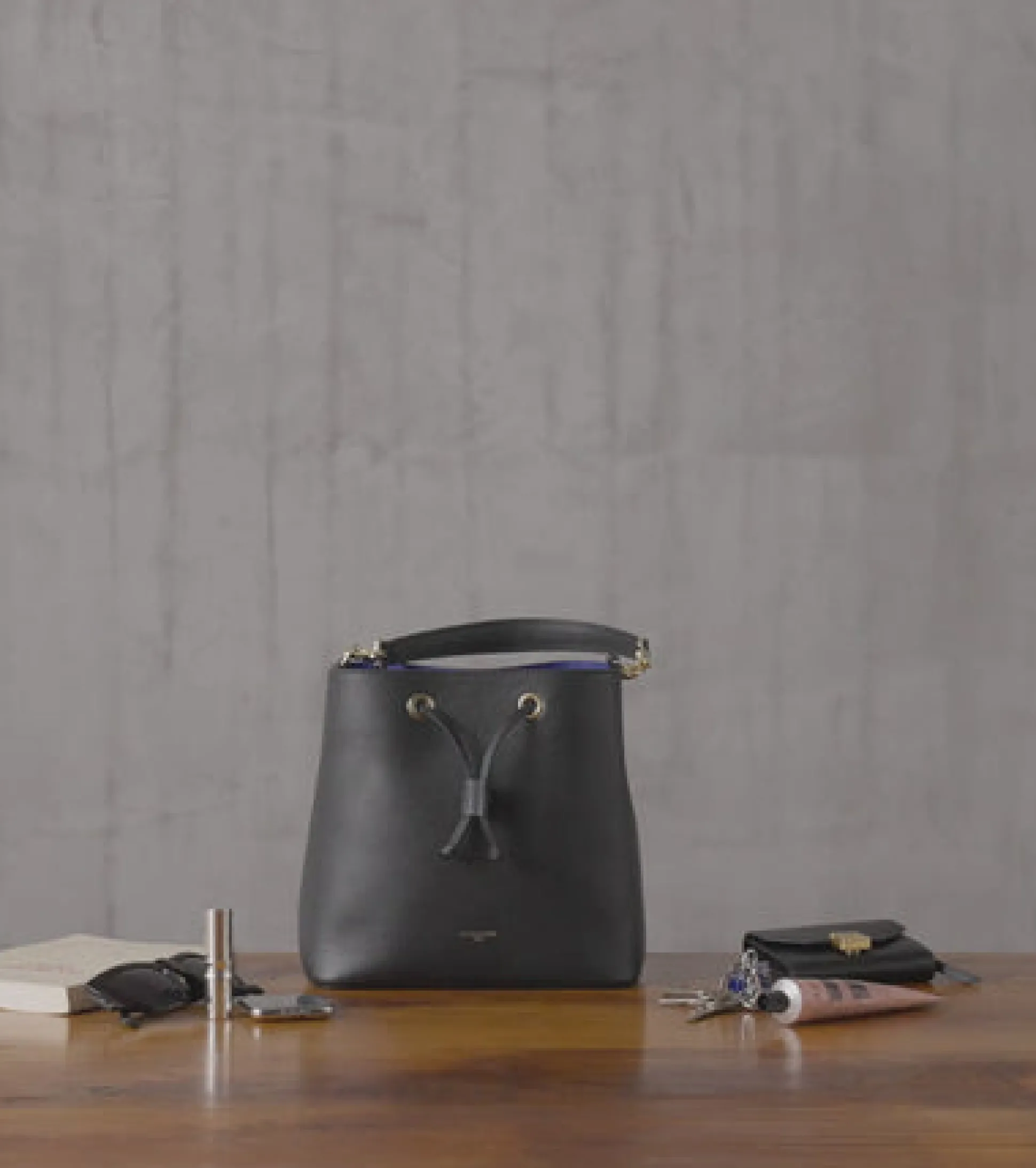 Sac seau Louise en cuir grainé - Black Le Bleu